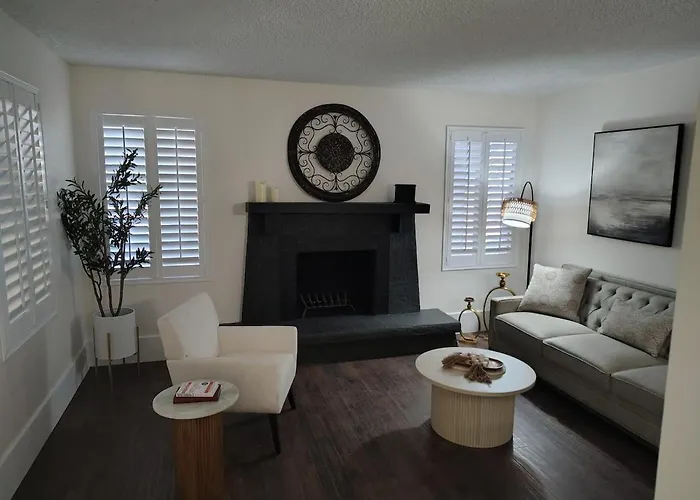 Modern Within Walking Distance Of Onvida *
